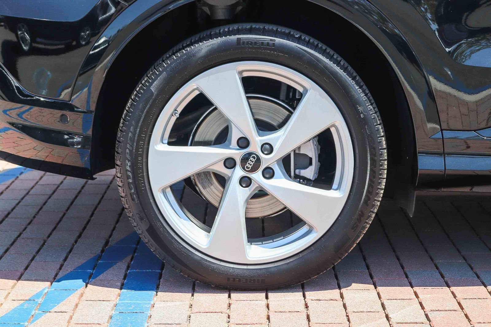 Certified 2025 Audi Q5 Prestige AWD/4WD image 10