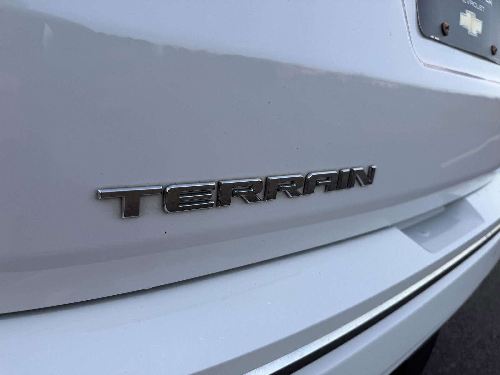 Used 2018 GMC Terrain Denali w/ Advanced Safety Package image 21