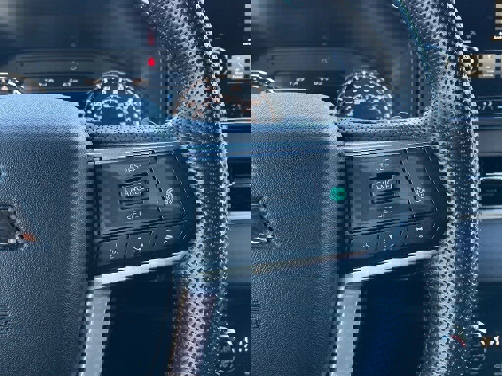 Used 2024 Mitsubishi Outlander SE Black Edition image 17