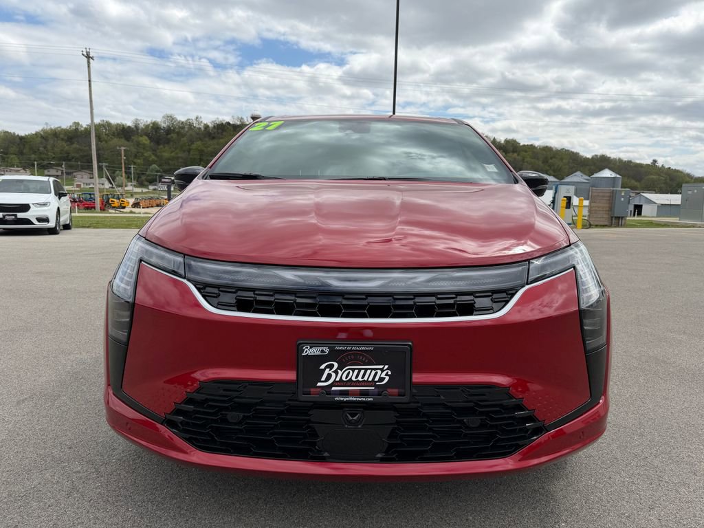 New 2027 Chrysler Pacifica Limited AWD/4WD image 2