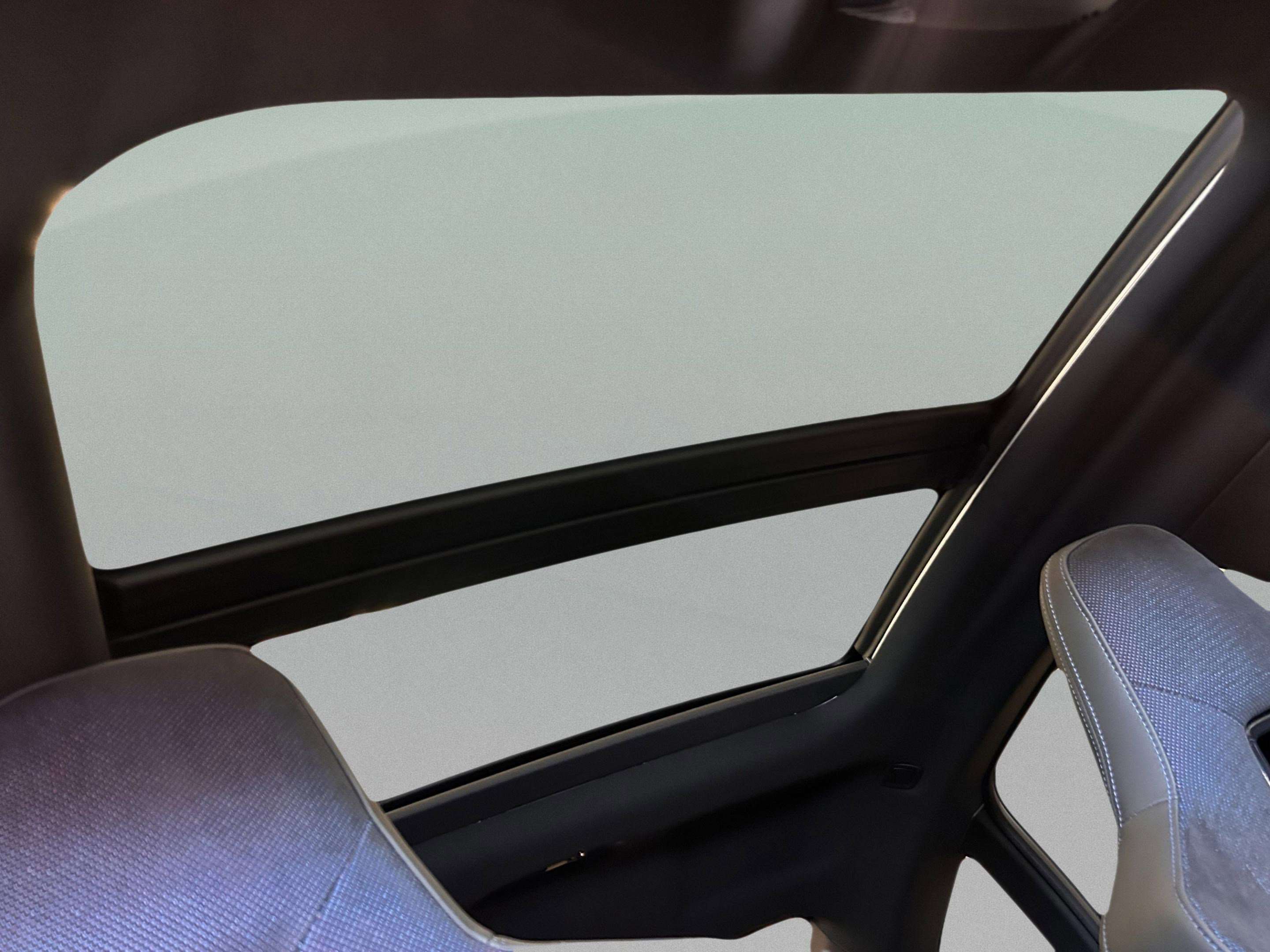 Used 2026 BMW M235i xDrive w/ Technology Package image 34