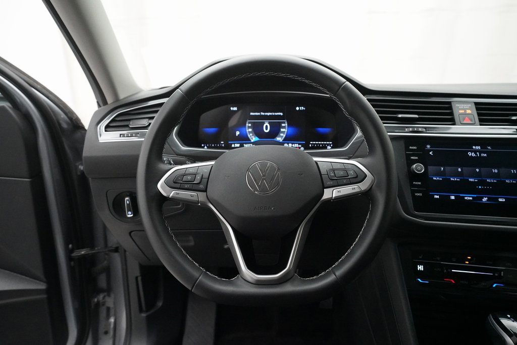 Used 2024 Volkswagen Tiguan SE image 4