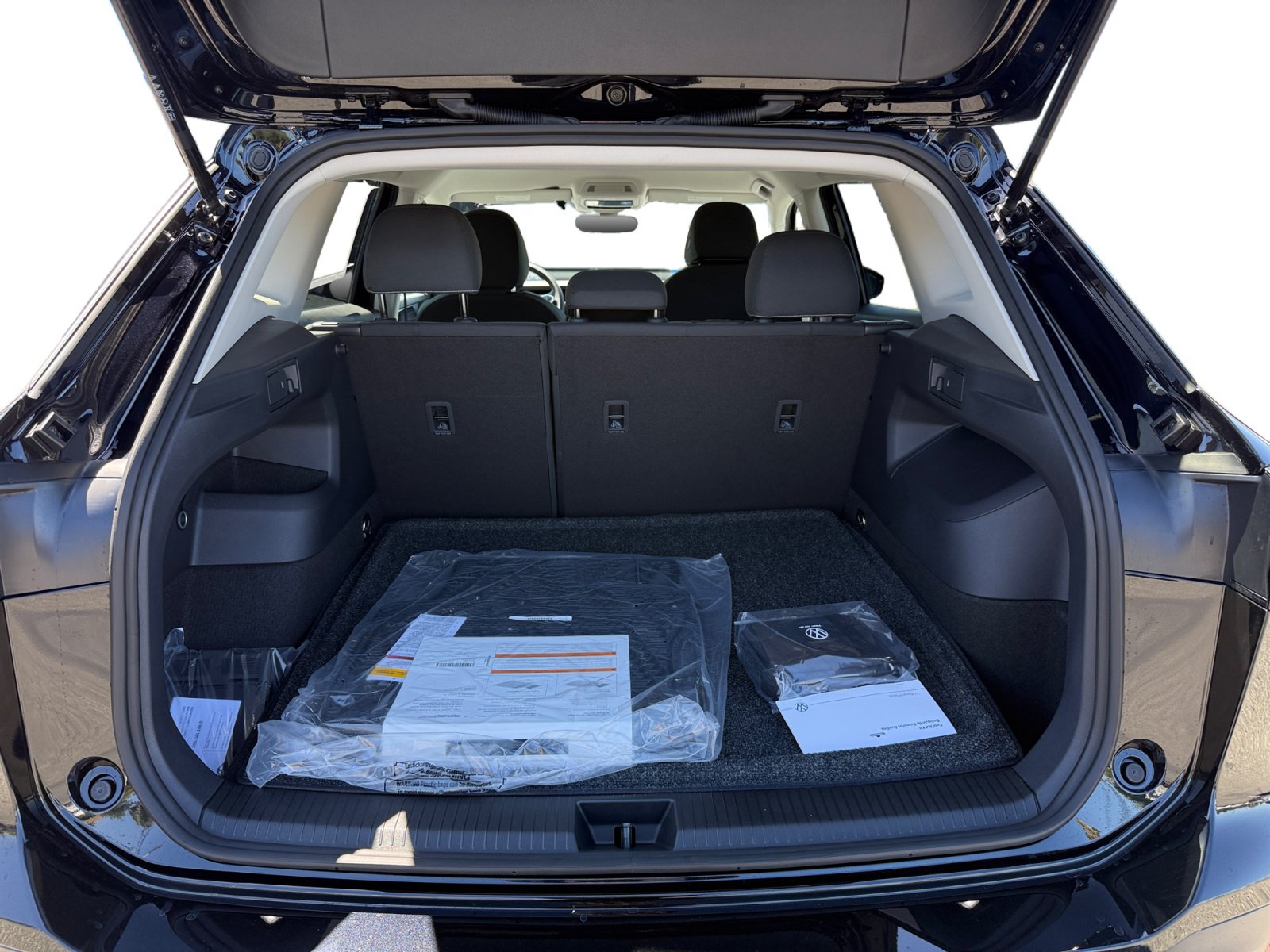 New 2026 Volkswagen Tiguan S FWD image 17