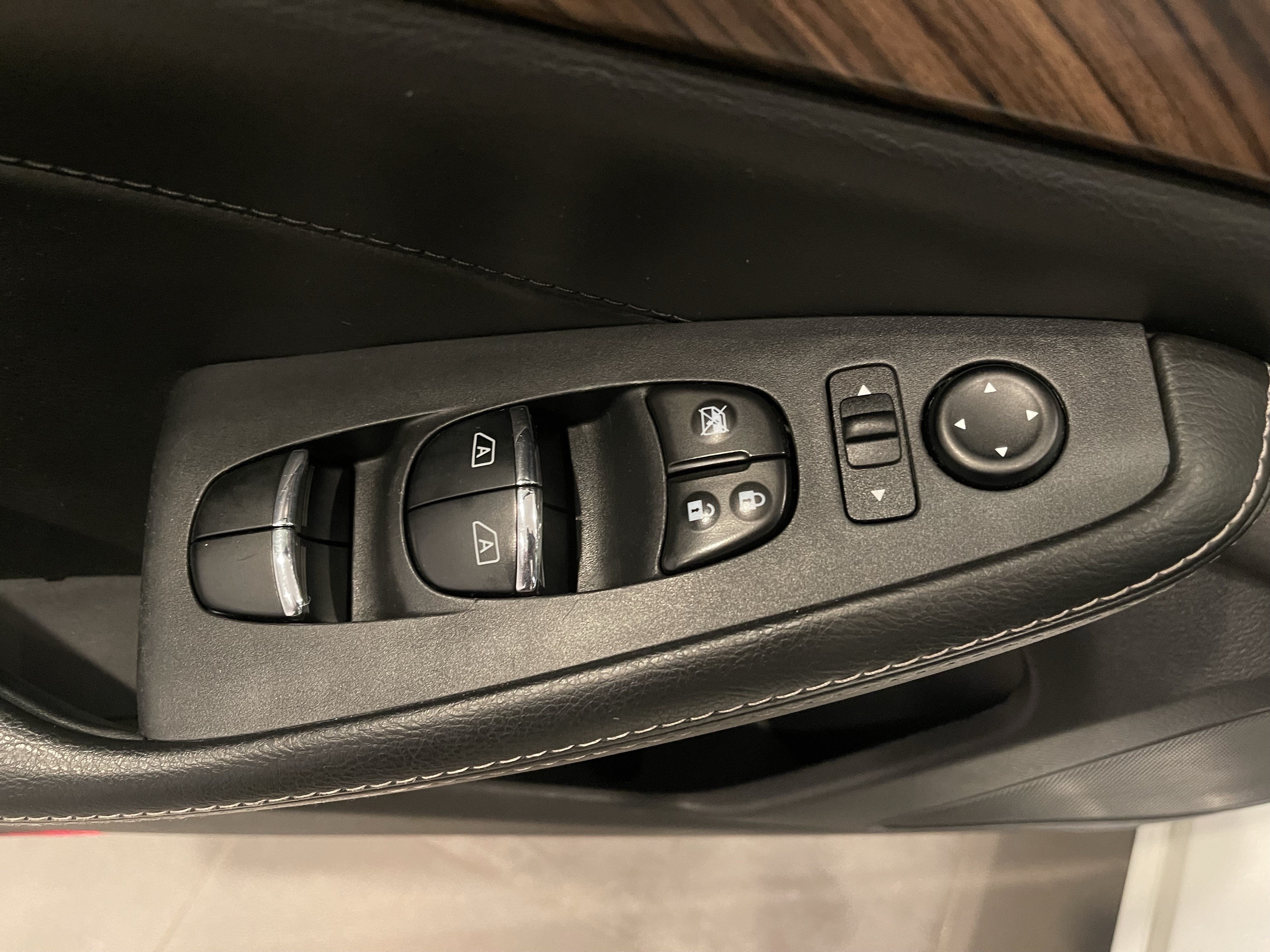 Used 2017 Nissan Maxima Platinum FWD image 11