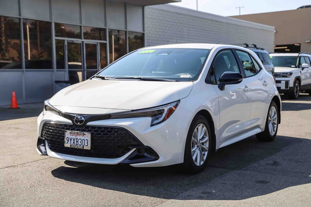 Used 2026 Toyota Corolla SE FWD image 3