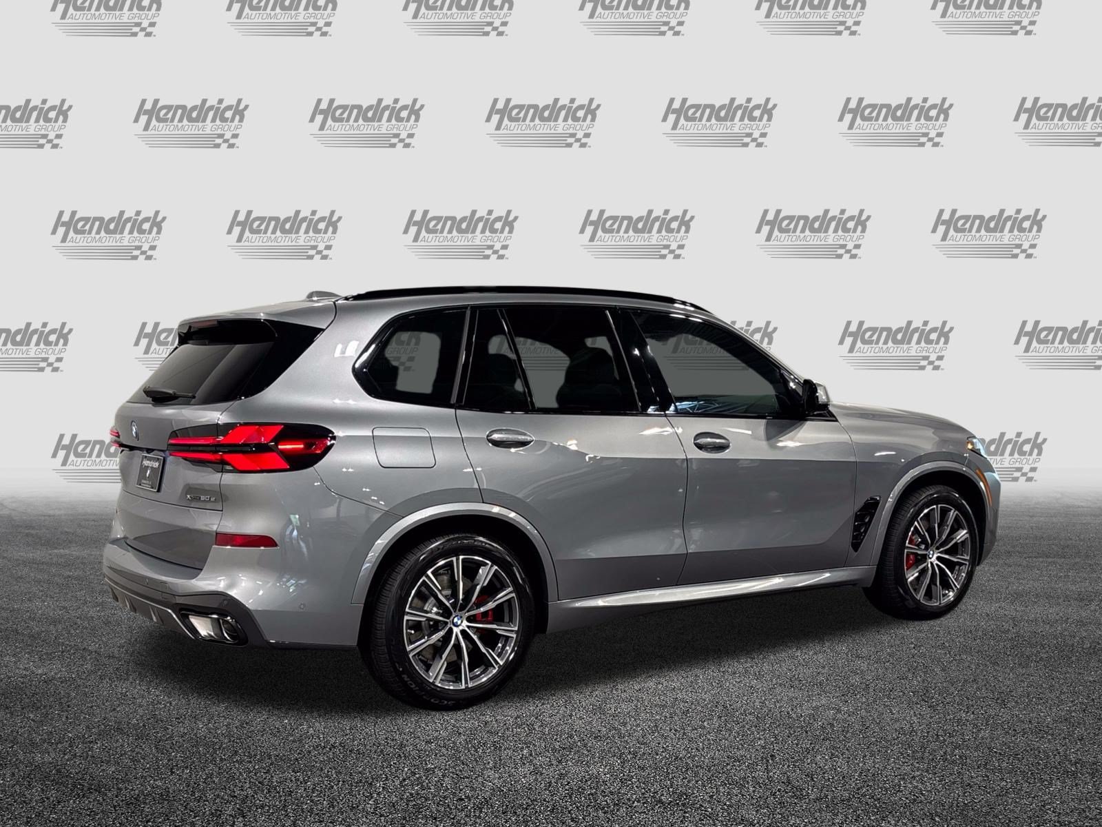 New 2026 BMW X5 xDrive50e w/ M Sport Package AWD/4WD image 8