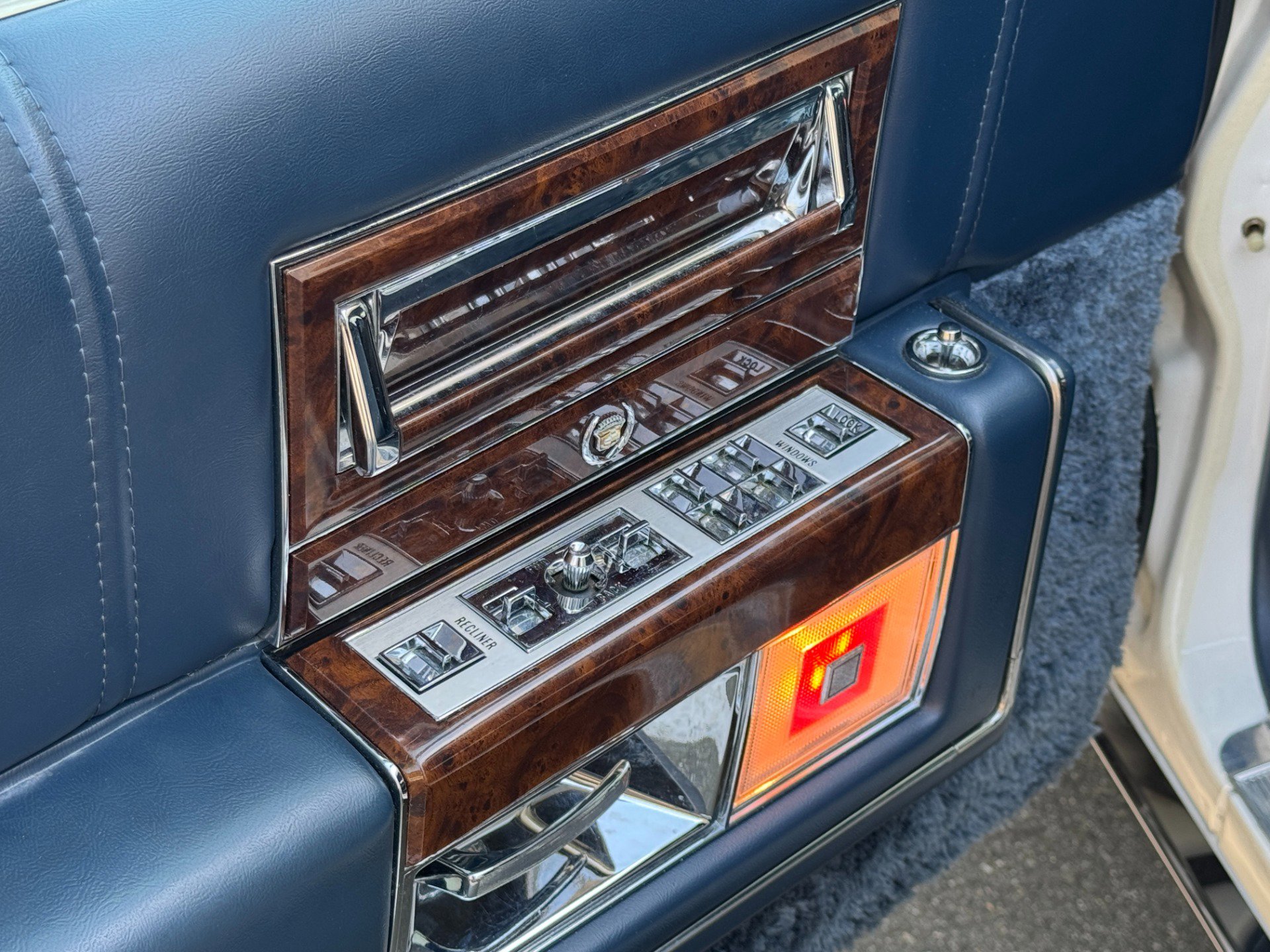 Used 1991 Cadillac Brougham image 26