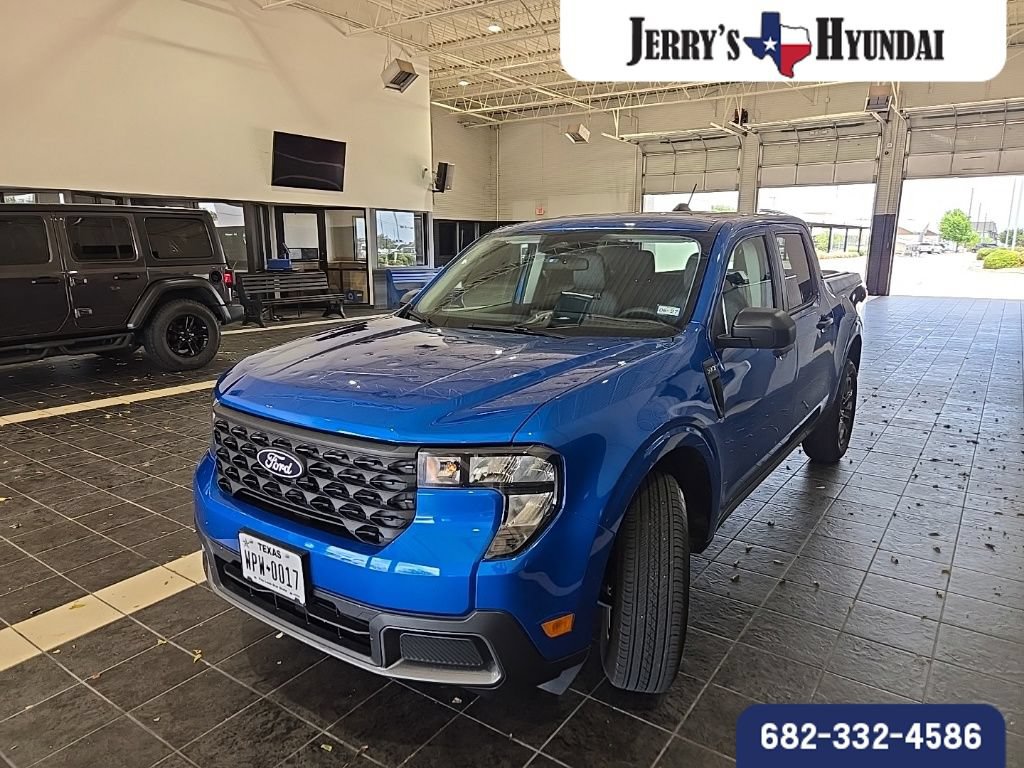 Used 2025 Ford Maverick XLT FWD image 1