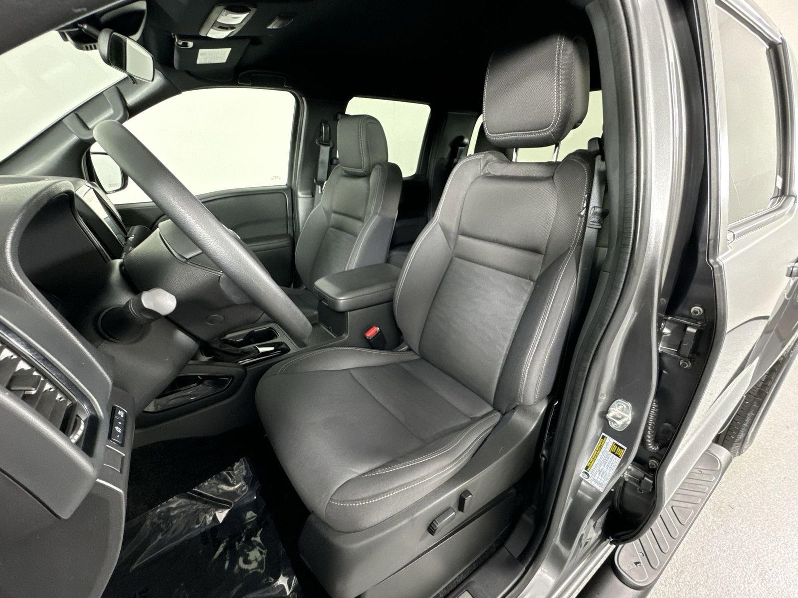 Certified 2023 Nissan Frontier SV w/ Midnight Edition Package image 22