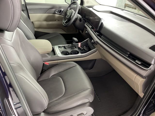 New 2026 Kia Carnival EX image 48