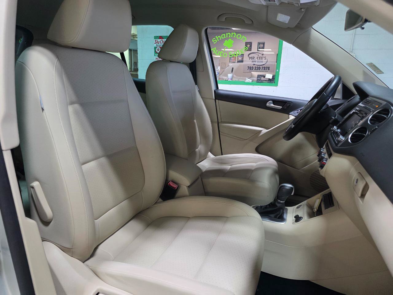 Used 2014 Volkswagen Tiguan SEL FWD image 24