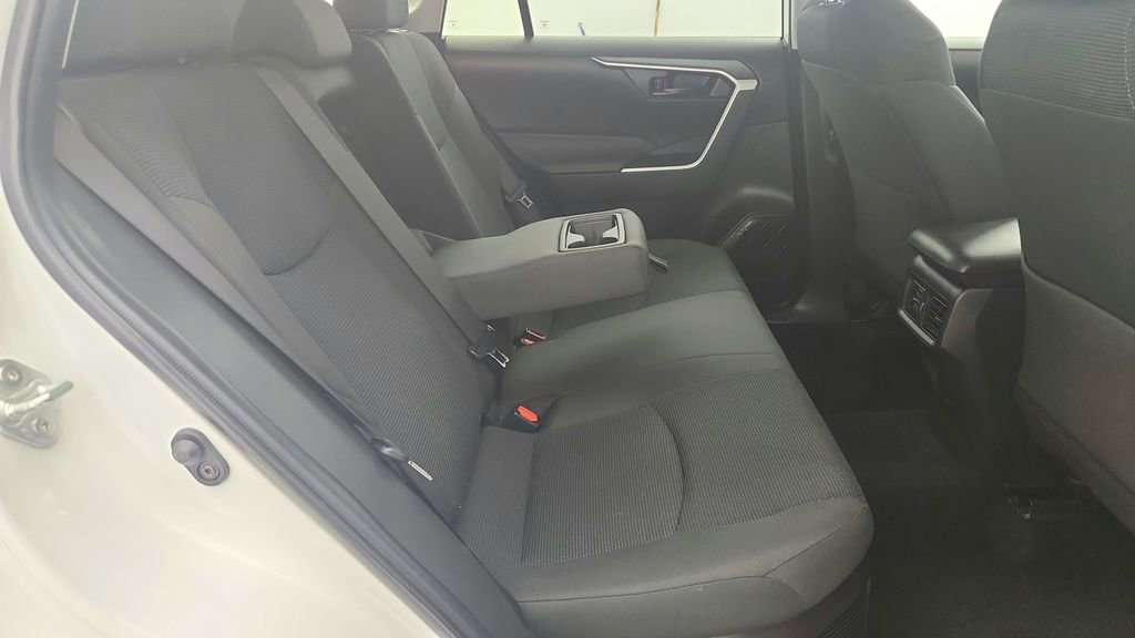 Used 2025 Toyota RAV4 LE AWD/4WD image 30