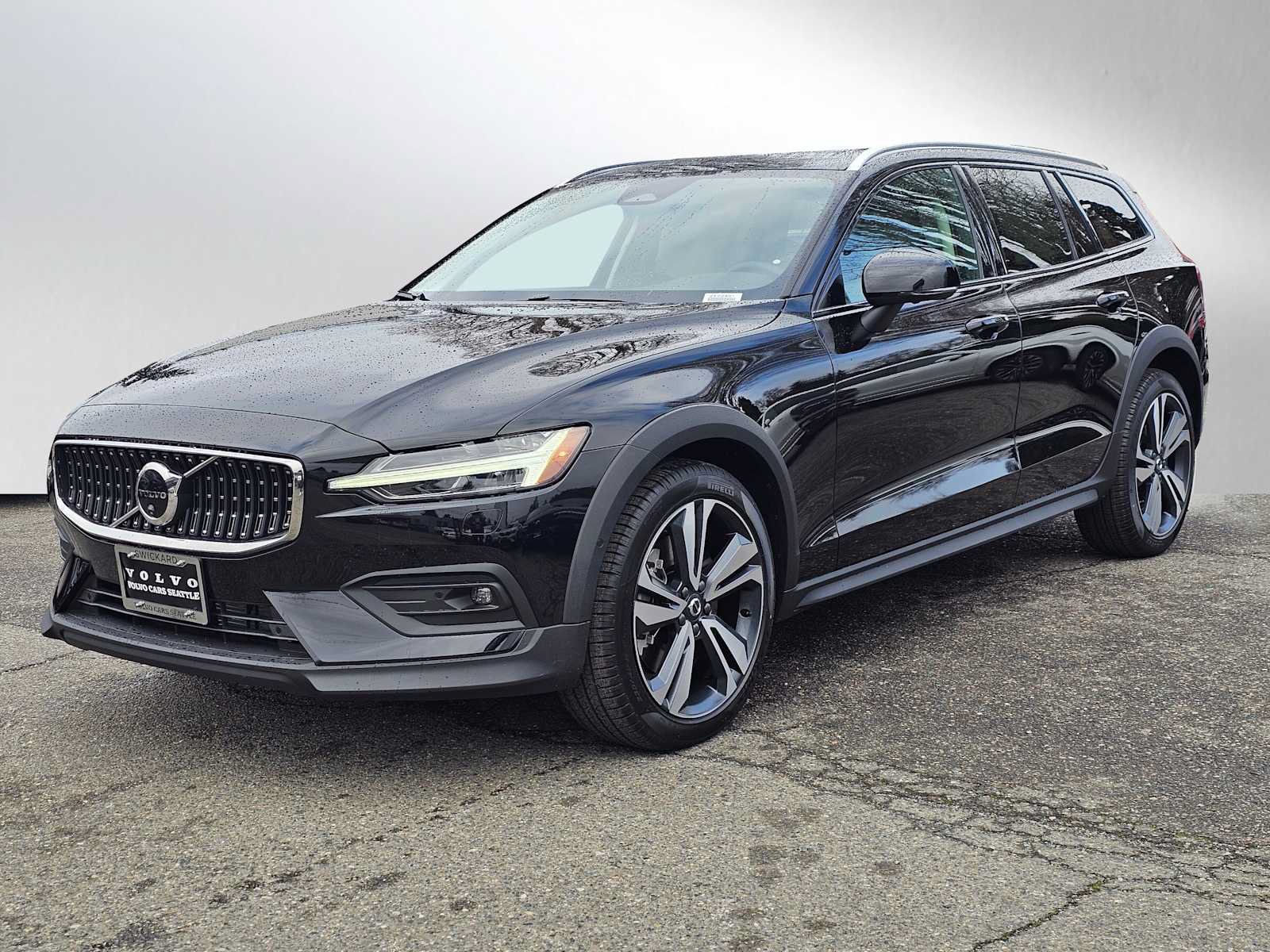 New 2026 Volvo V60 B5 Cross Country Plus w/ Protection Package Premier AWD/4WD image 7