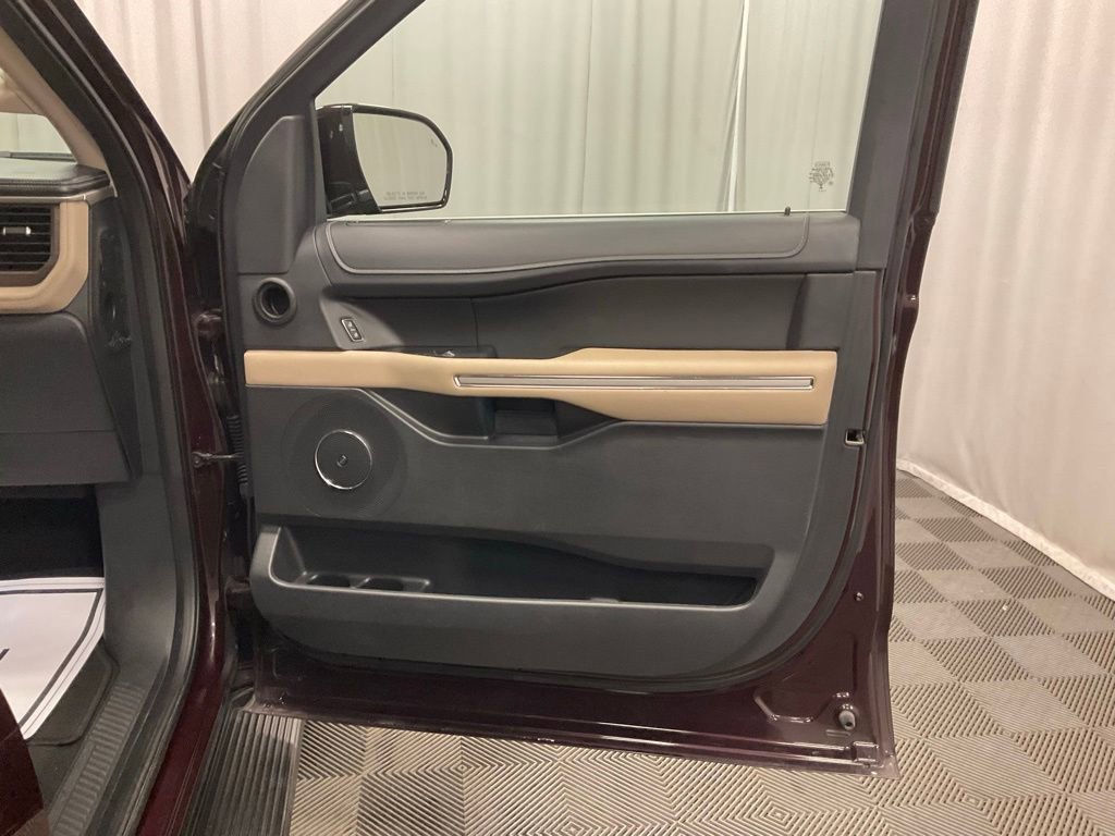 Used 2024 Ford Expedition Max Limited image 32