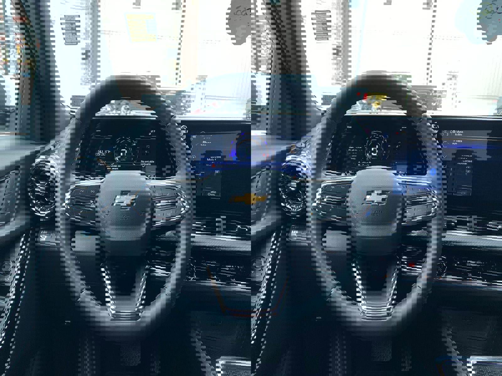 Certified 2025 Chevrolet Equinox LT image 2