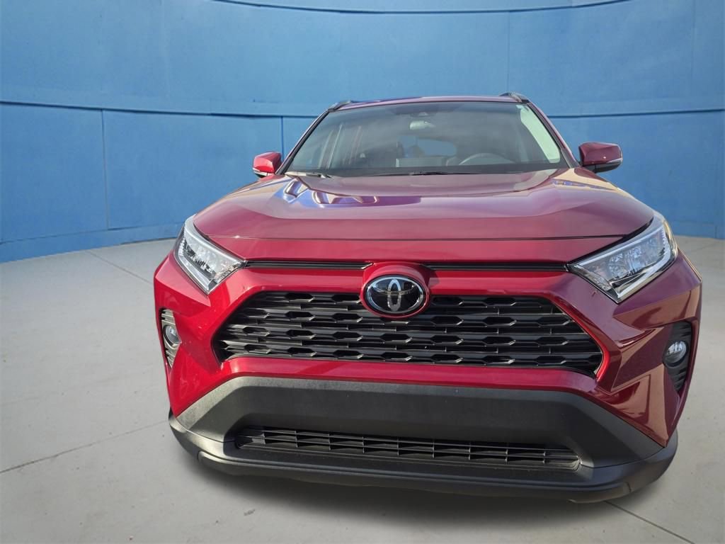 Used 2021 Toyota RAV4 XLE w/ XLE Grade Weather Package AWD/4WD image 4