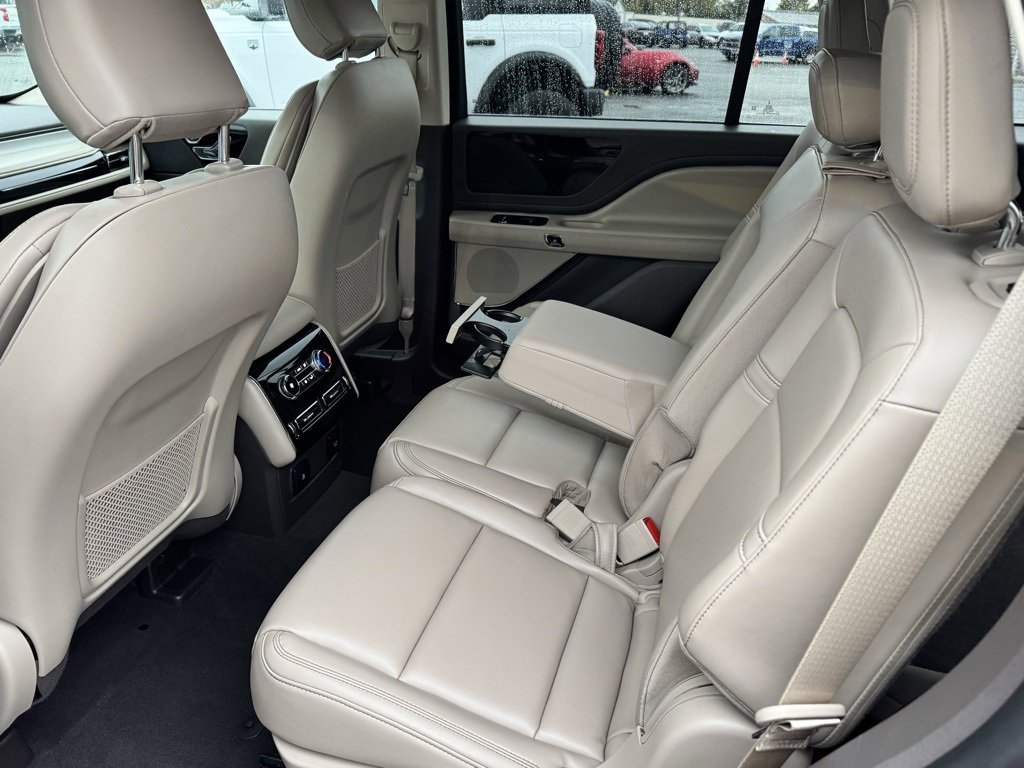 Used 2021 Lincoln Aviator 2WD image 33