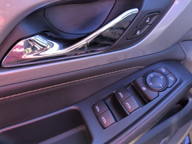 Used 2021 Chevrolet Traverse LT FWD image 13