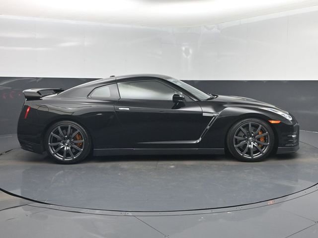 Used 2012 Nissan GT-R Premium image 2