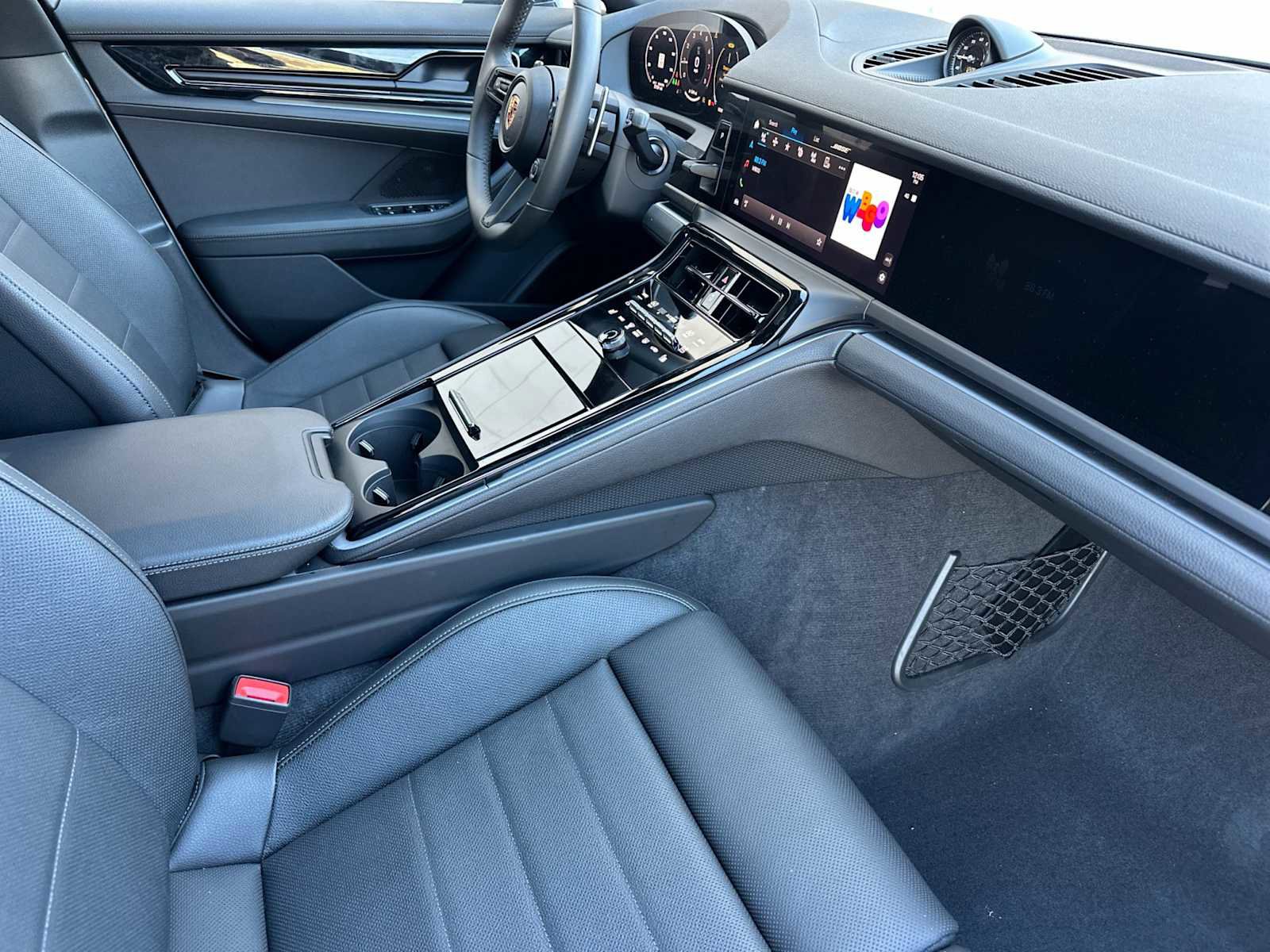 Used 2025 Porsche Panamera 4 RWD image 16