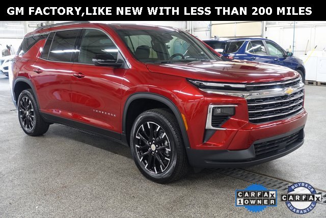 Used 2025 Chevrolet Traverse LT w/ Sun and Wheel Package