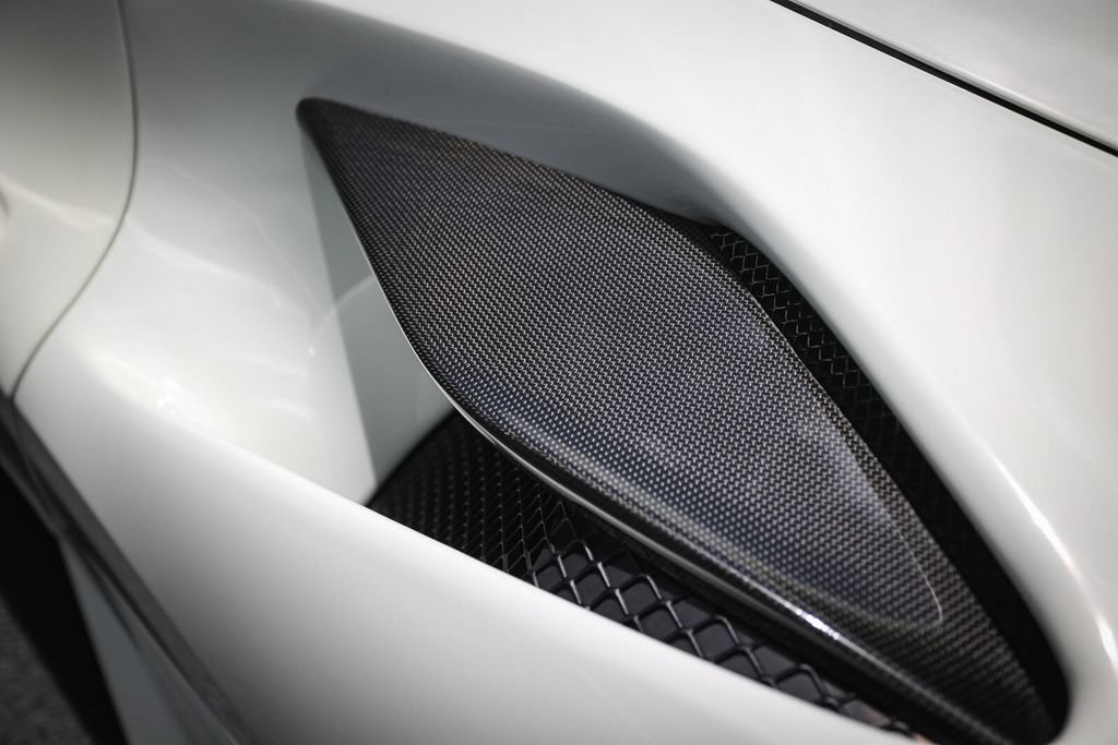 Used 2021 Ferrari F8 Tributo RWD image 22