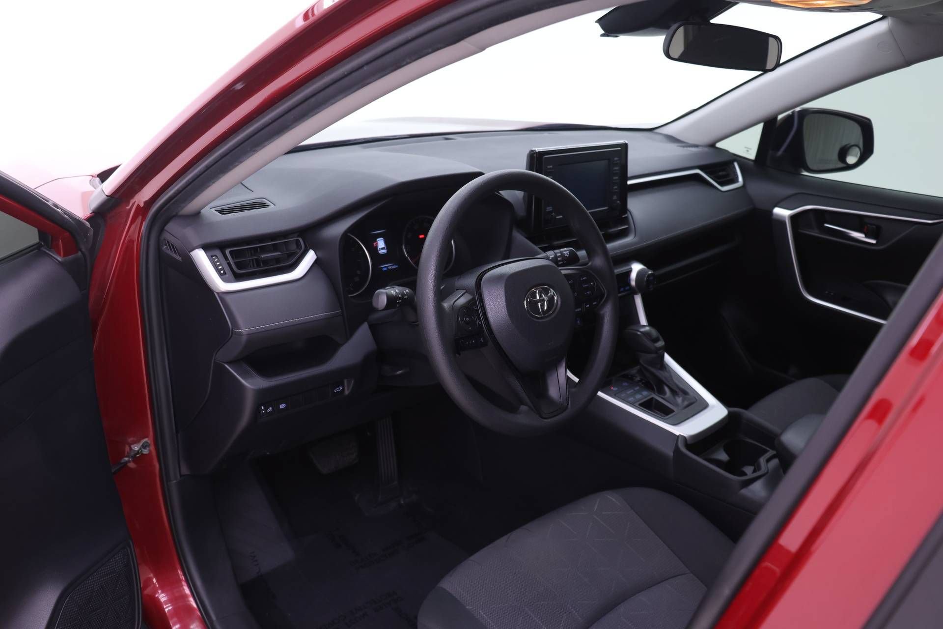 Used 2019 Toyota RAV4 XLE w/ Convenience Package AWD/4WD image 3
