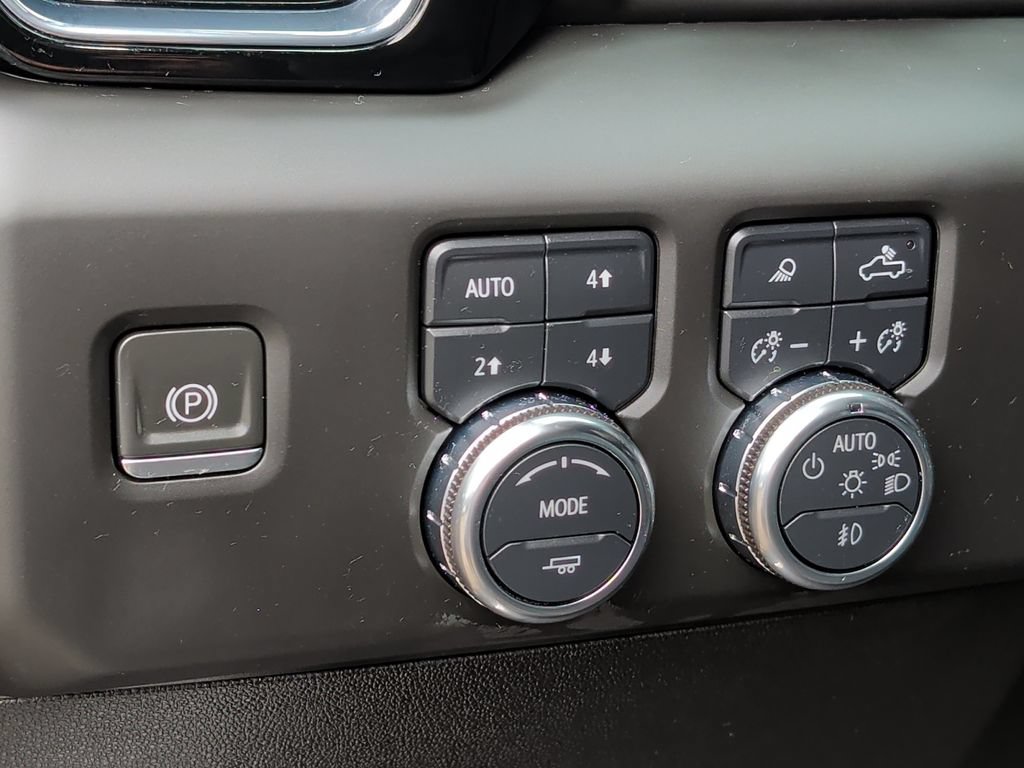 Used 2024 GMC Sierra 1500 Denali w/ Technology Package AWD/4WD image 14