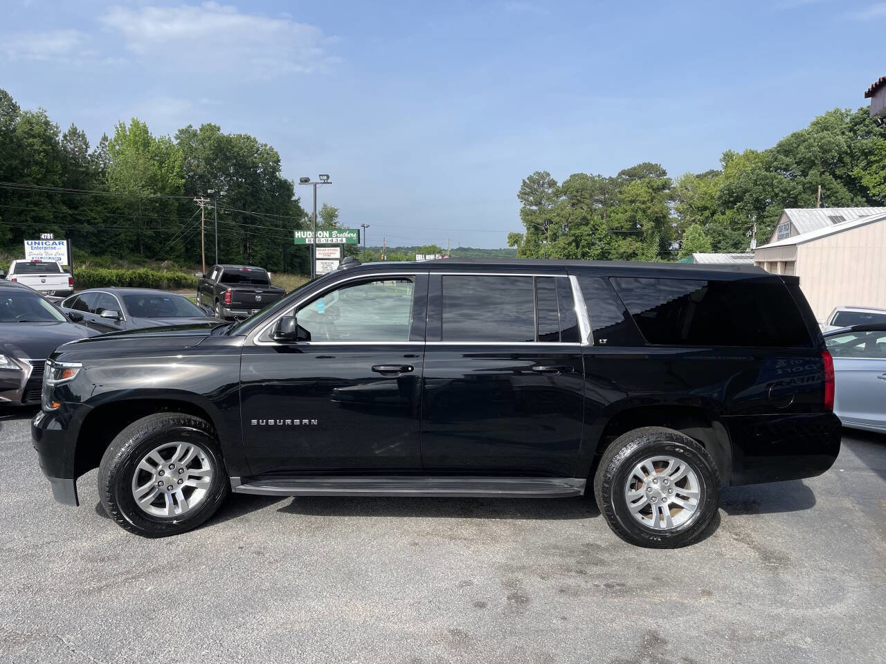 Used 2019 Chevrolet Suburban LT image 5