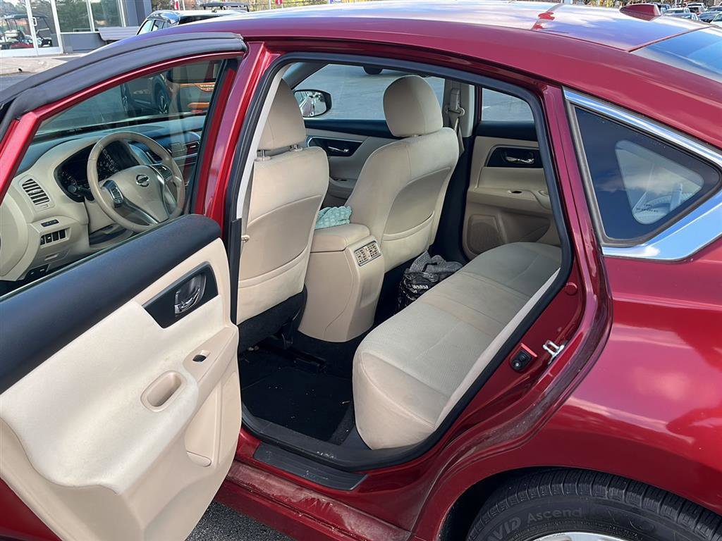 Used 2015 Nissan Altima 2.5 SV w/ Convenience Package image 18