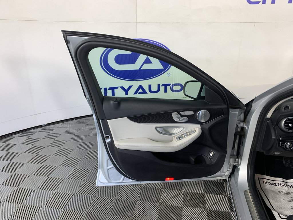 Used 2017 Mercedes-Benz C 300 4MATIC Sedan image 14