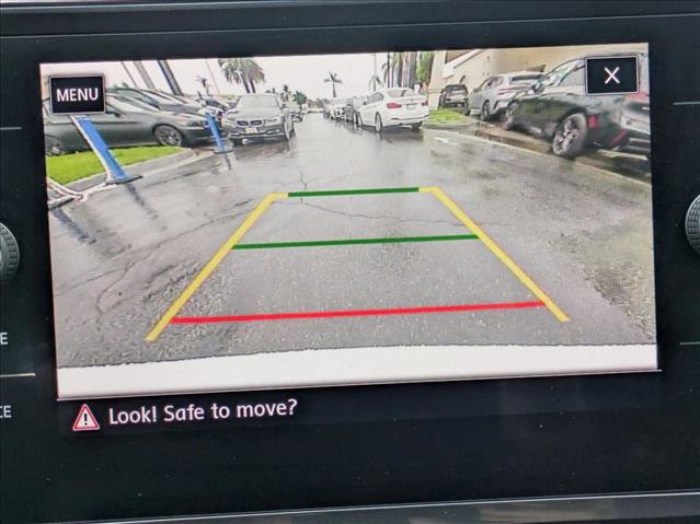 Used 2020 Volkswagen Tiguan SE image 14