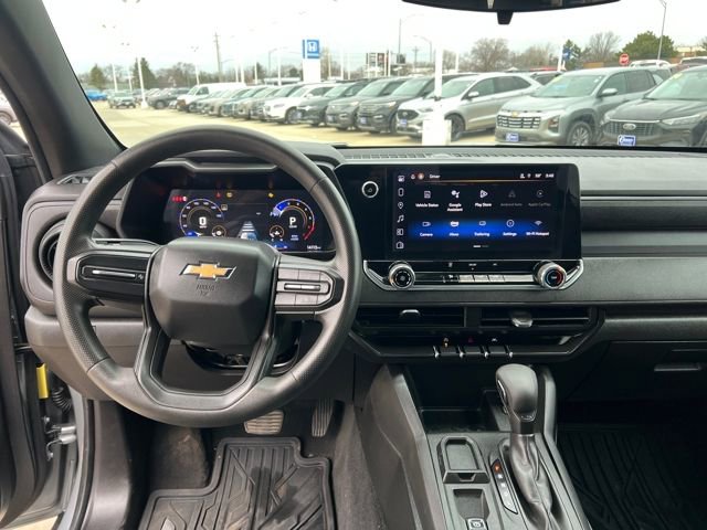 Used 2024 Chevrolet Colorado W/T image 17