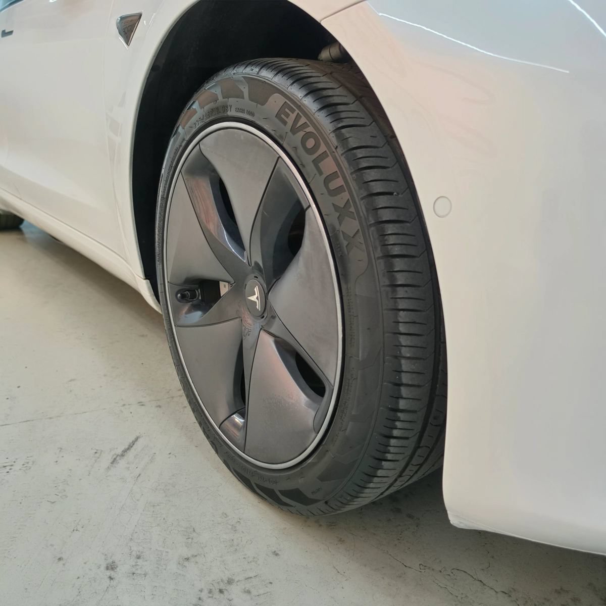 Used 2020 Tesla Model 3 RWD image 11