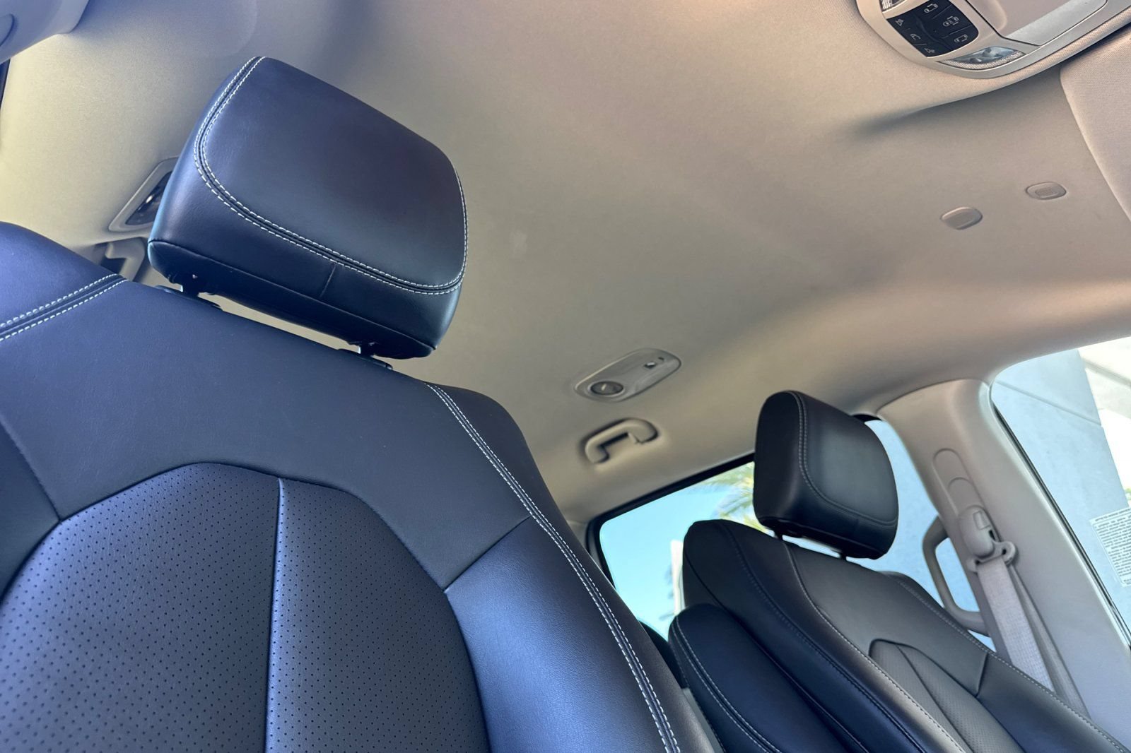 Used 2024 Chrysler Pacifica Touring-L FWD image 19