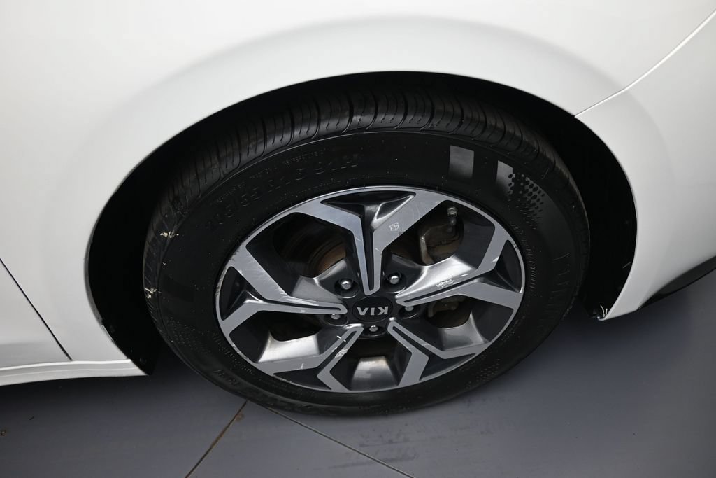 Used 2019 Kia Forte LXS FWD image 13