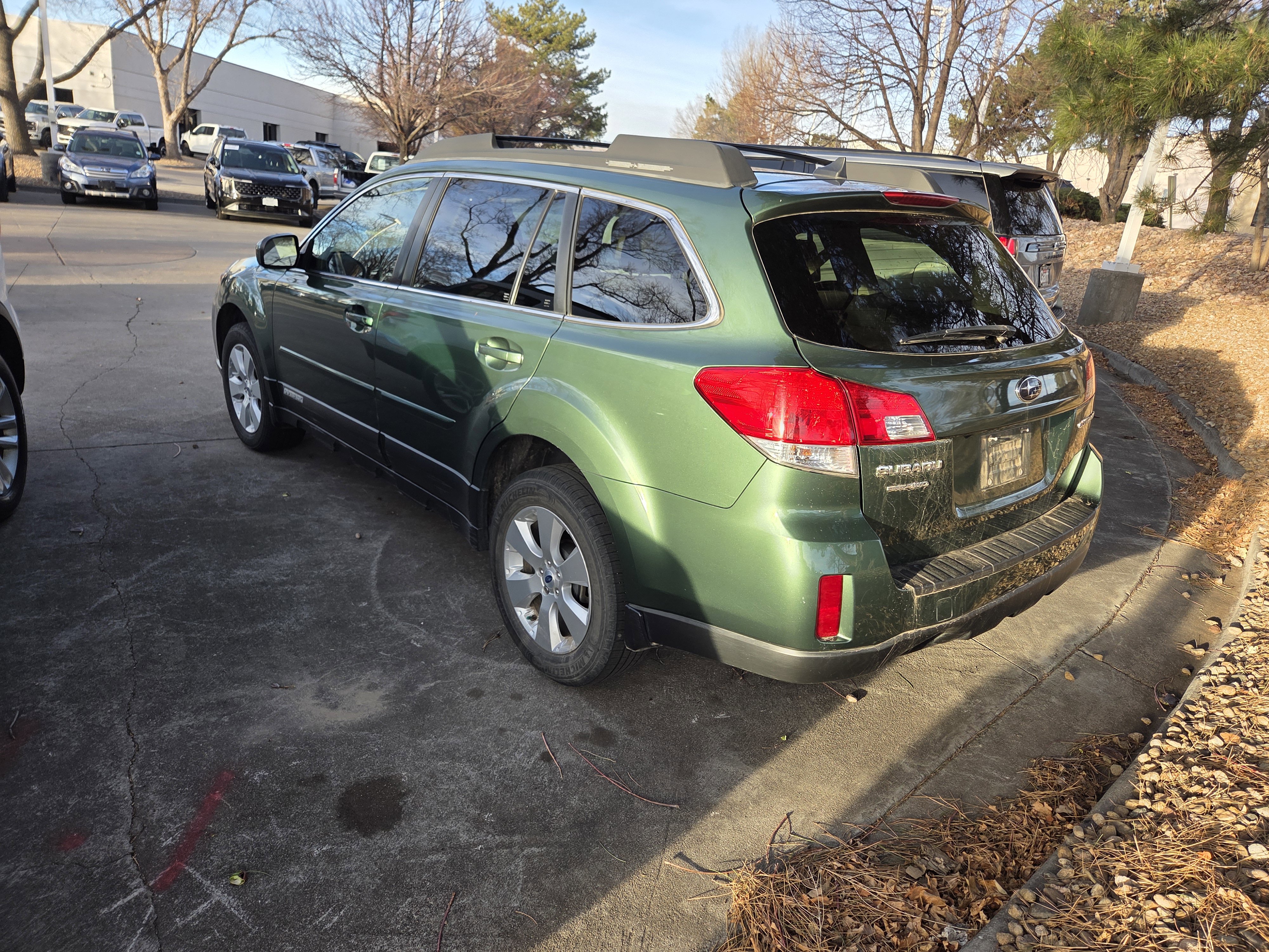 Used 2012 Subaru Outback 2.5i Limited w/ Moonroof Pkg image 7
