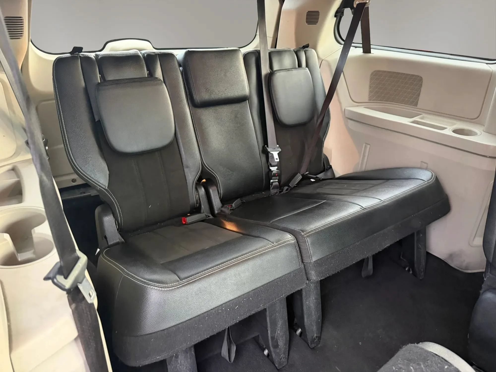 Used 2019 Dodge Grand Caravan SXT FWD image 25
