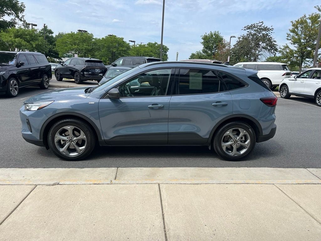 Certified 2025 Ford Escape ST-Line w/ Equipment Group 301A FWD image 6
