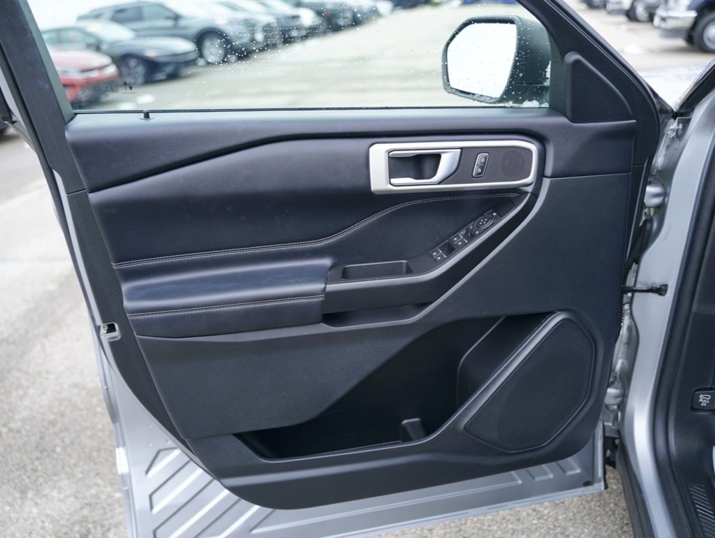 Used 2020 Ford Explorer XLT w/ Equipment Group 202A image 19