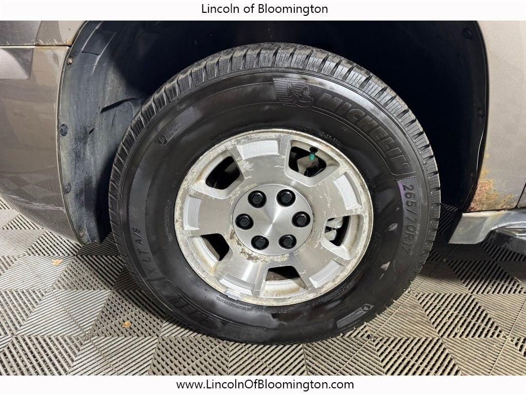 Used 2011 Chevrolet Suburban LT w/ Luxury Package image 8
