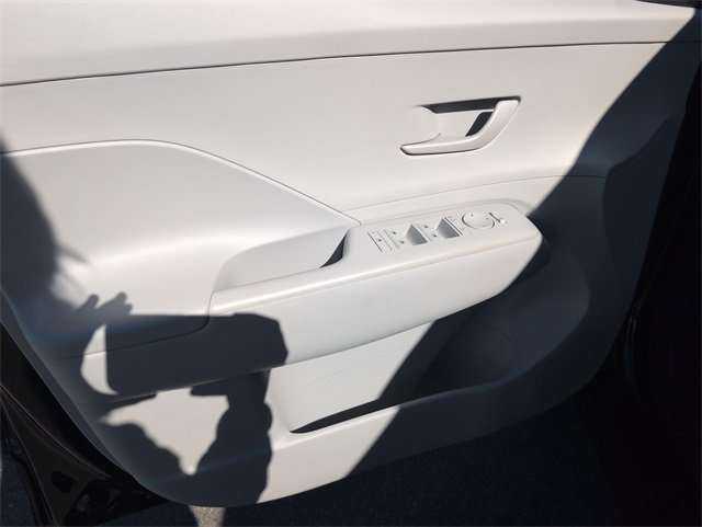 Used 2024 Hyundai Kona SEL image 15