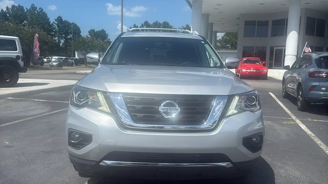 Used 2019 Nissan Pathfinder Platinum FWD image 2