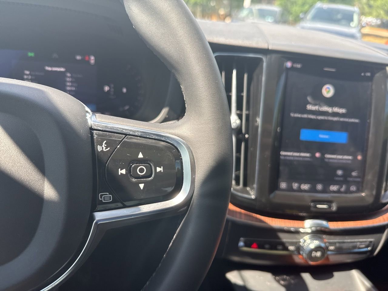 Certified 2024 Volvo XC60 B5 Plus w/ Protection Package Premier AWD/4WD image 22