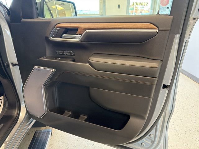 Used 2023 Chevrolet Silverado 1500 High Country w/ High Country Premium Package image 46