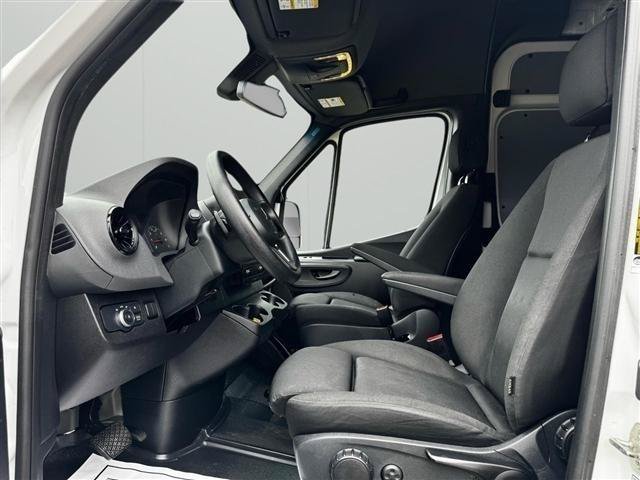 Used 2021 Mercedes-Benz Sprinter 1500 image 10