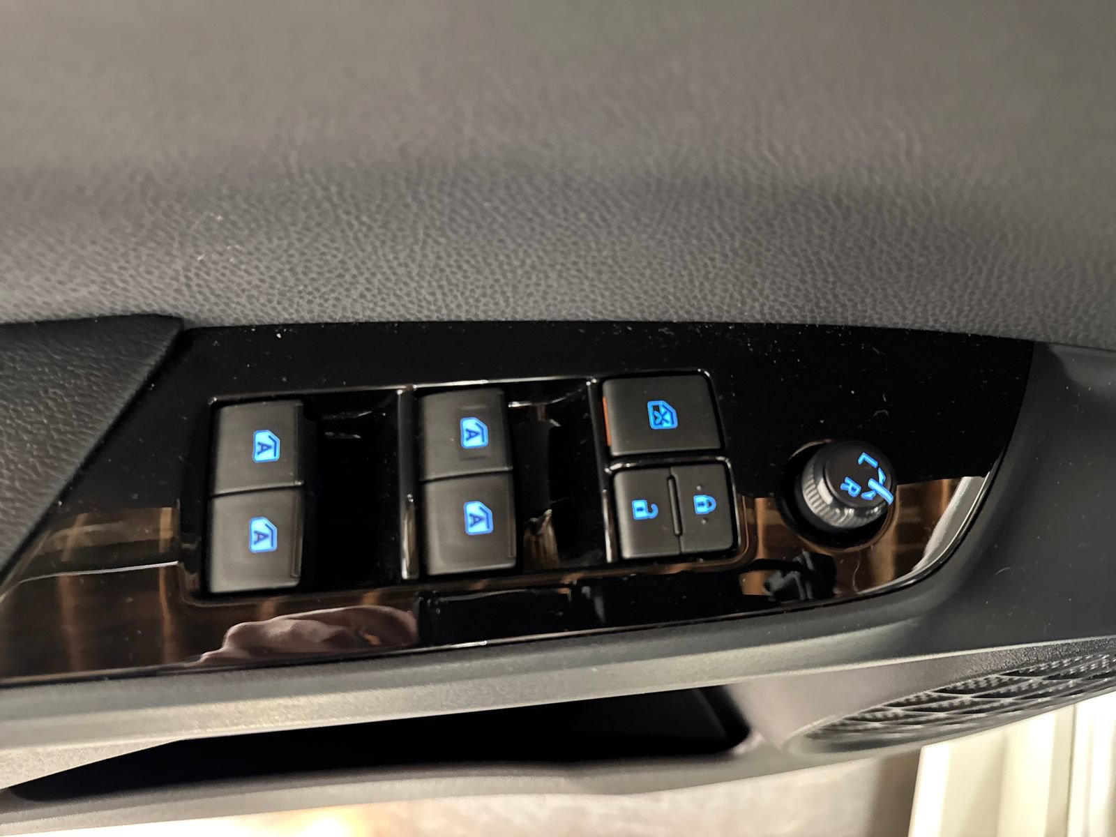 Used 2017 Toyota Prius Prime Premium w/ Carpet Mat Package FWD image 18