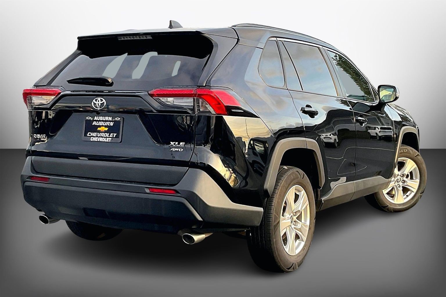 Used 2021 Toyota RAV4 XLE image 13