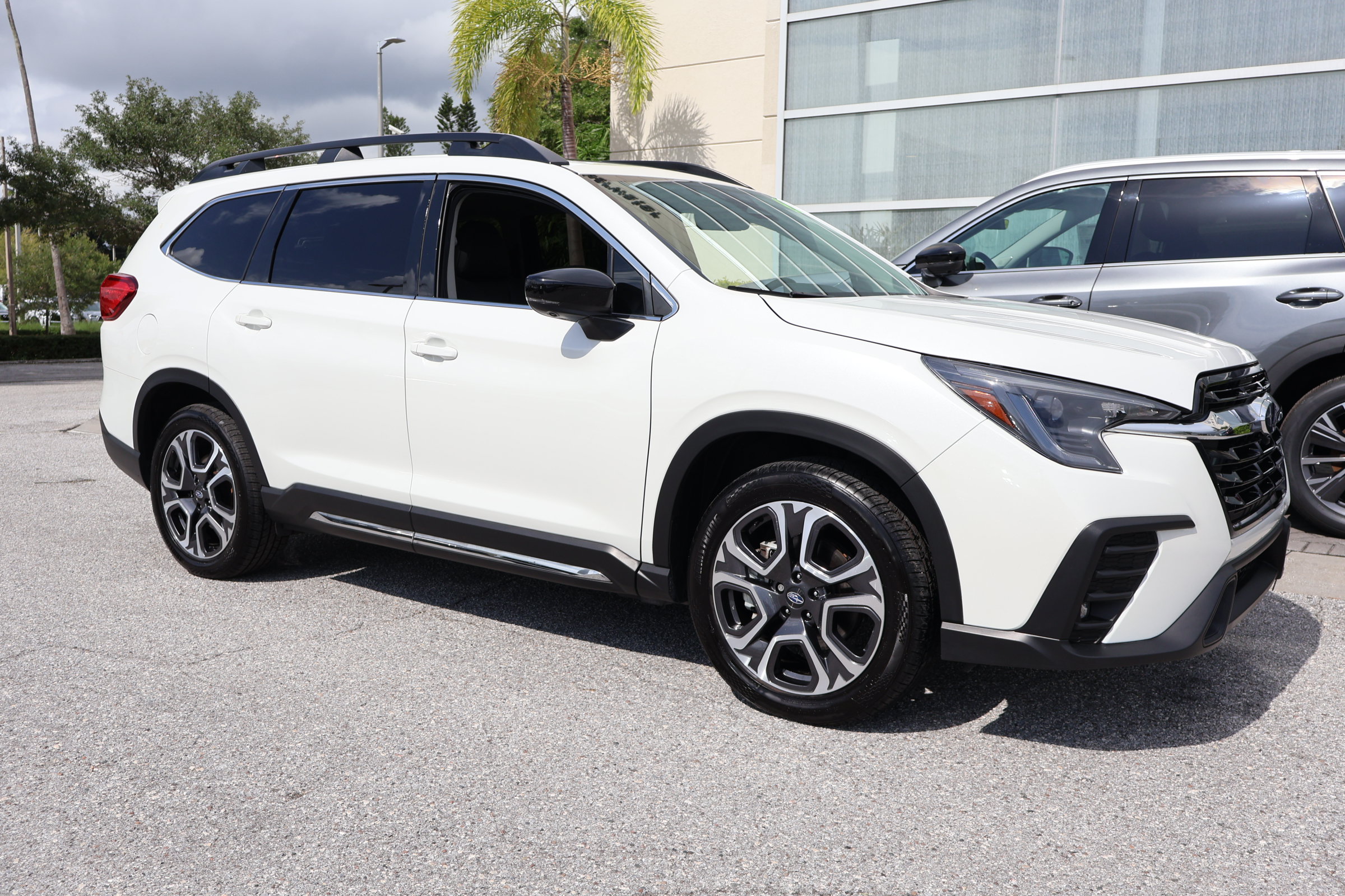 Used 2024 Subaru Ascent Limited w/ Technology Package AWD/4WD image 12