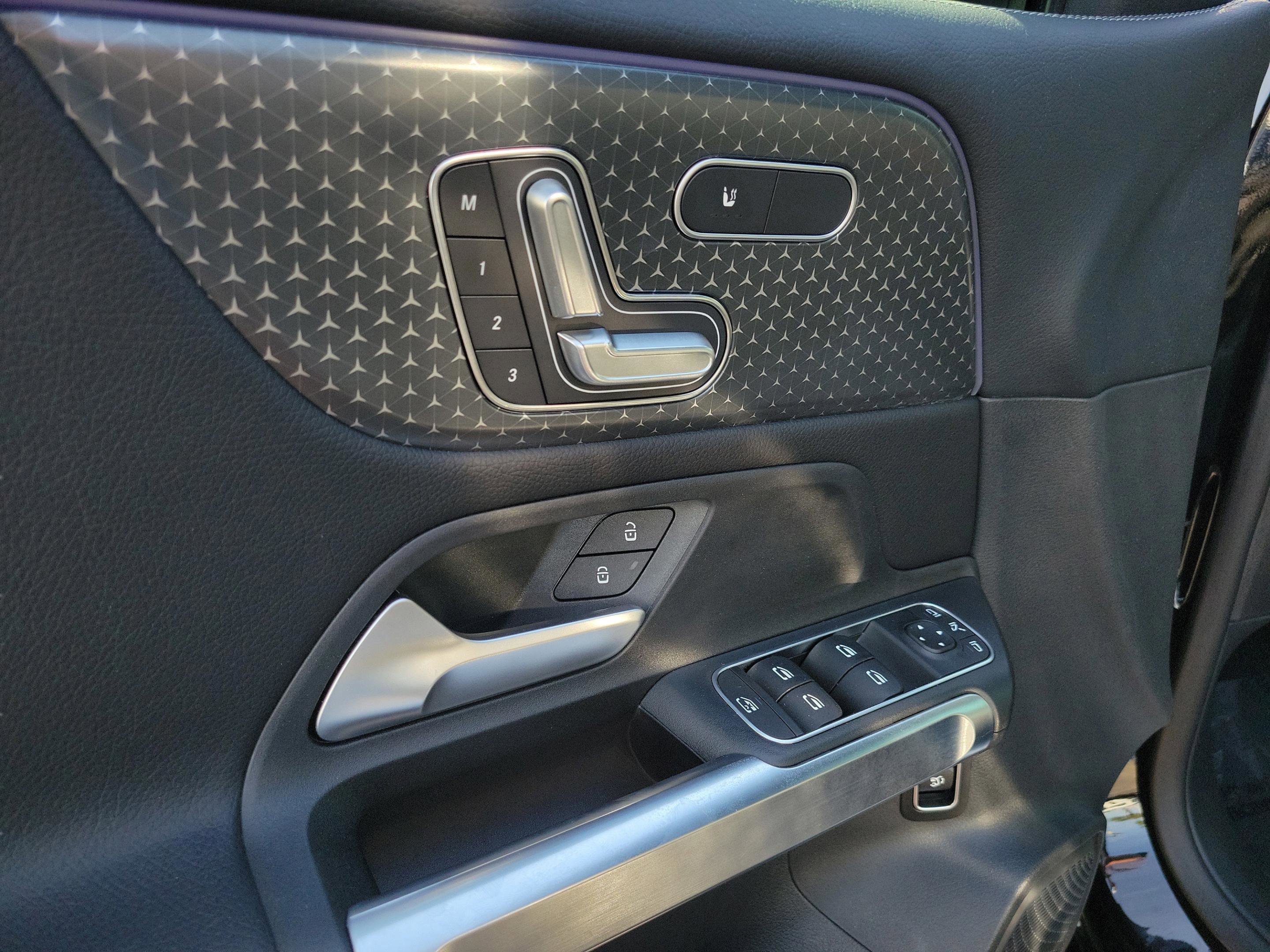 Certified 2025 Mercedes-Benz GLB 250 image 14